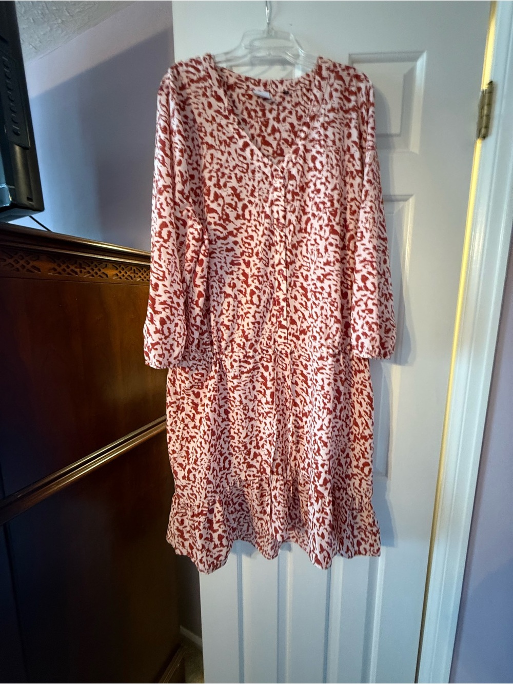 Women's Orange and Cream Patterned Long Sleeve V-Neck Button Dress by Cabi S XL